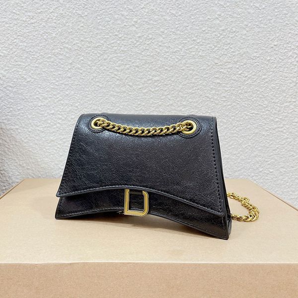 chains shoulder bag cross body bag flap handbag women purse crush leather half moon lady wallets metal letter hasp hardware plain hobo cross
chains shoulder bag cross body bag flap handbag women purse crush leather half moon lady wallets metal letter hasp hardware plain hobo cross