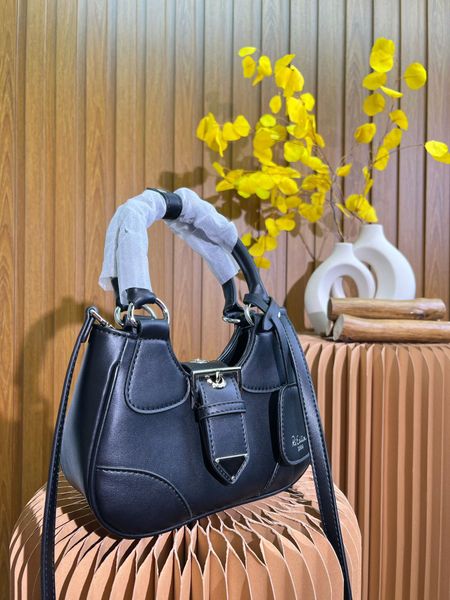 2022 lady shopping bag fashion handbag women's handbag shoulder straddle half moon luxury leather classic vintage wallet handle square
2022 lady shopping bag fashion handbag women's handbag shoulder straddle half moon luxury leather classic vintage wallet handle square