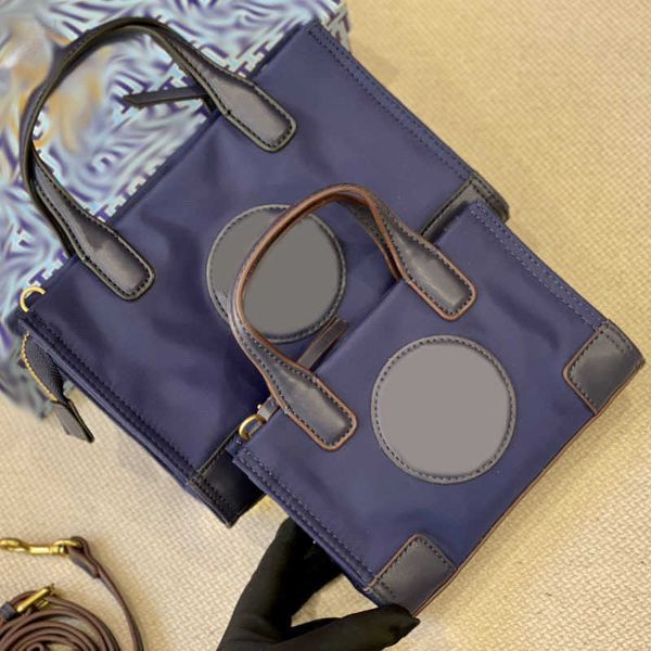 brand designers handbag 4 sizes totes women designer bag large tote bag high capacity shoulder bags casual shopping bags beach cross body pu
brand designers handbag 4 sizes totes women designer bag large tote bag high capacity shoulder bags casual shopping bags beach cross body pu