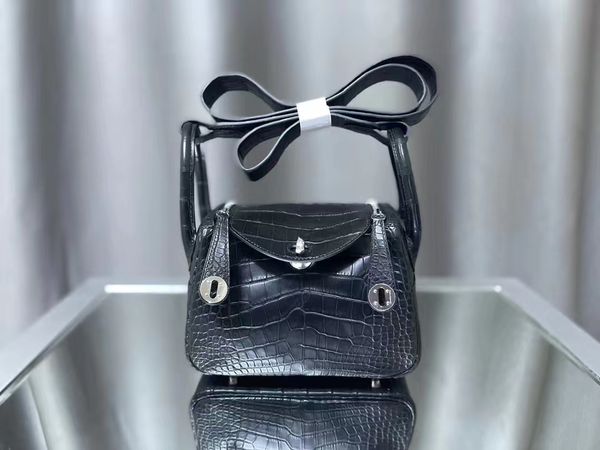 2023 shoulder bags the est gold coin tag of the season hobo hippie oil wax calfskin antique hardware-013
2023 shoulder bags the est gold coin tag of the season hobo hippie oil wax calfskin antique hardware-013