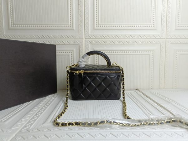 box bag mini zipper leather crossbody bag luxury handbag fashion one shoulder bag metal logo ringer 2023 spring cosmetics
box bag mini zipper leather crossbody bag luxury handbag fashion one shoulder bag metal logo ringer 2023 spring cosmetics