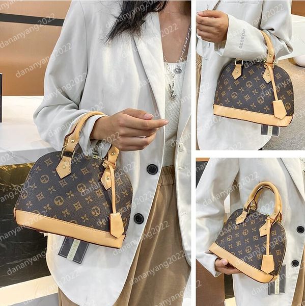 crossbody bags lock tag alma bb 25cm fashion women shoulder bags chain messenger bag leather handbags shell purse cosmetic totes 2023
crossbody bags lock tag alma bb 25cm fashion women shoulder bags chain messenger bag leather handbags shell purse cosmetic totes 2023