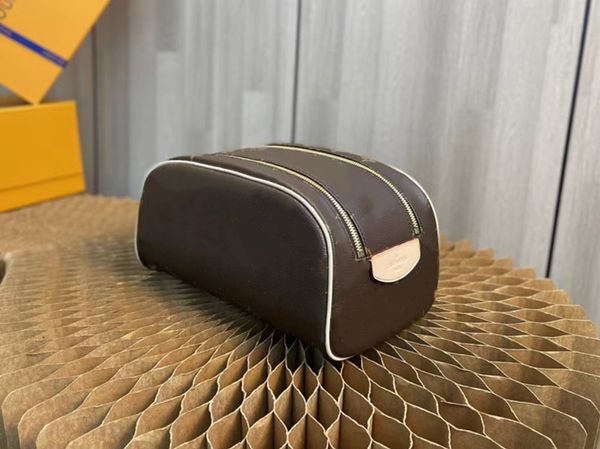 fashion bags large medium and small printed letters modern travel jewelry box cosmetic bag storage box-01
fashion bags large medium and small printed letters modern travel jewelry box cosmetic bag storage box-01