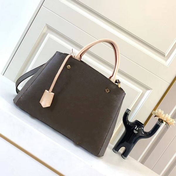 2023 shoulder bags the est gold coin tag of the season hobo hippie oil wax calfskin antique hardware-010
2023 shoulder bags the est gold coin tag of the season hobo hippie oil wax calfskin antique hardware-010