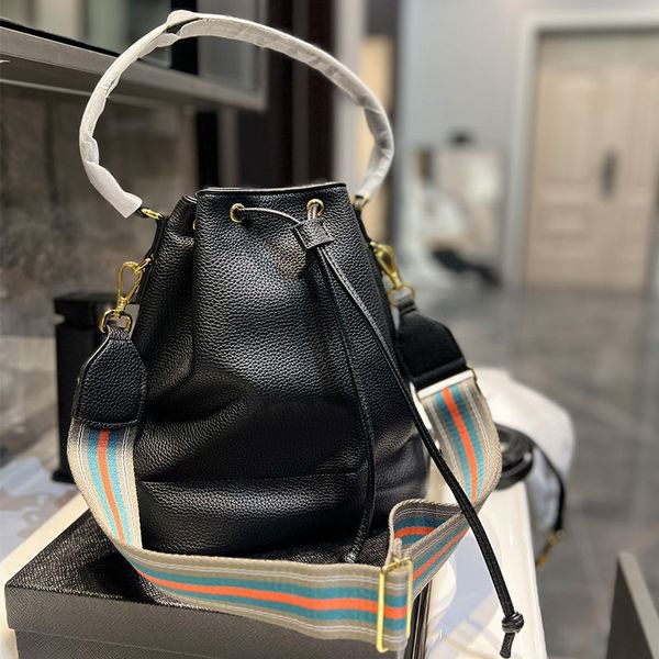 soft bucket bag triangle sign genuine leather crossbody bags drawstring closure handbag purse detachable woven shoulder strap tote bags
soft bucket bag triangle sign genuine leather crossbody bags drawstring closure handbag purse detachable woven shoulder strap tote bags