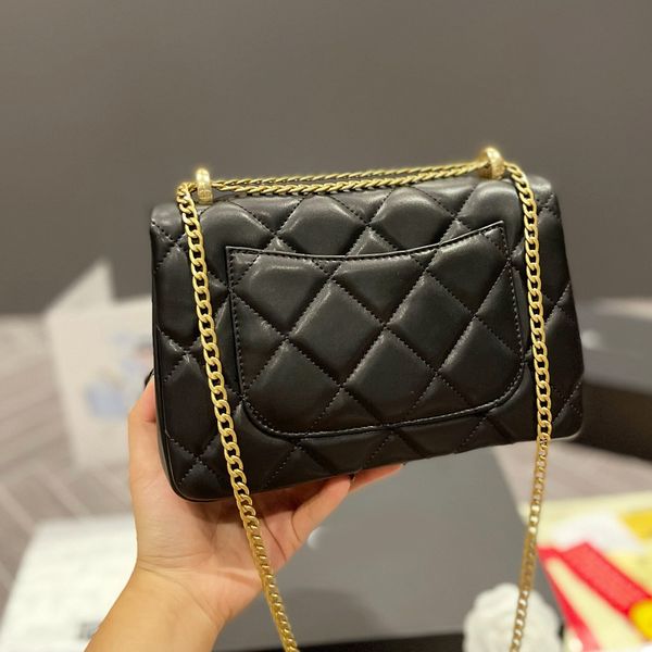 luxurioud ladies plain leather shoulder crossbody bags chains handbags meduim size purses women wallet patent leather fashion blue cross bod
luxurioud ladies plain leather shoulder crossbody bags chains handbags meduim size purses women wallet patent leather fashion blue cross bod