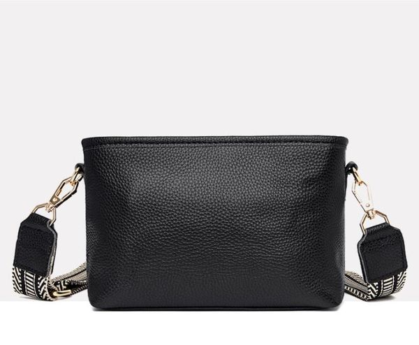 good quality women chain crossbody bags designers heart wave pattern shoulder bags messenger bags pruse chain tote
good quality women chain crossbody bags designers heart wave pattern shoulder bags messenger bags pruse chain tote