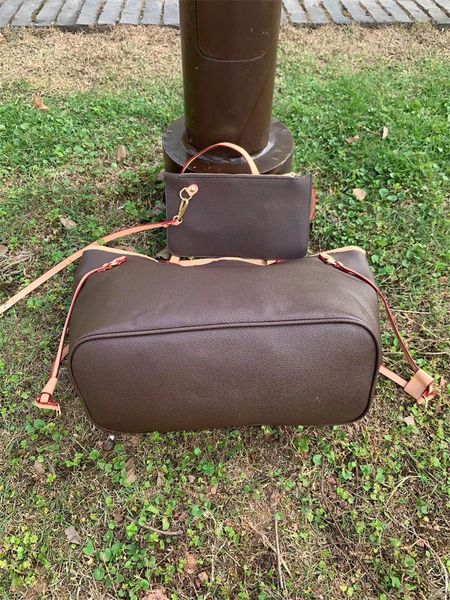 capacity women travel bags quality men shoulder duffel bags luggage bottom rivets with lock head purse crossbody bag
capacity women travel bags quality men shoulder duffel bags luggage bottom rivets with lock head purse crossbody bag