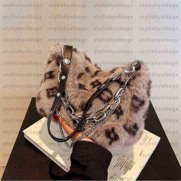 clutch bags faux fur winter ladies chain shoulder bag fashion designer women's handbag zipper crossbody bag luxury brand messenger bag
clutch bags faux fur winter ladies chain shoulder bag fashion designer women's handbag zipper crossbody bag luxury brand messenger bag