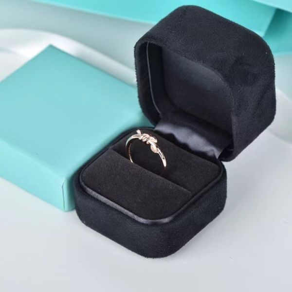 fashion knot ring charm designer ring luxury european and american 18k gold wedding valentine's day jewelry gift factory wholesale, Slivery;golden
fashion knot ring charm designer ring luxury european and american 18k gold wedding valentine's day jewelry gift factory wholesale, Slivery;golden