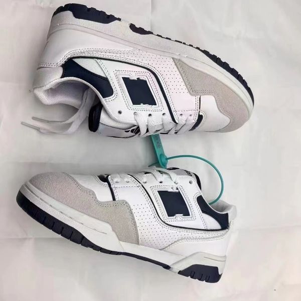 2022 new n 550 designer boot men and women couples sports sneakers casual shoes warm non-slip durable wear white black walking cycling ball
2022 new n 550 designer boot men and women couples sports sneakers casual shoes warm non-slip durable wear white black walking cycling ball