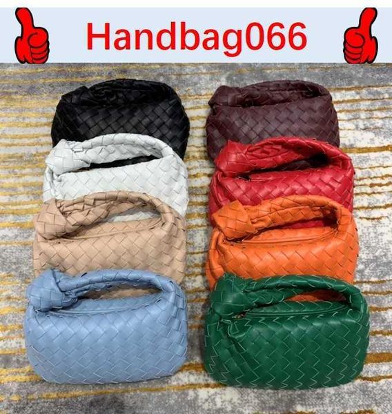 classic small square bag luxury designer handbag large capacity handbags high-end fashion bags available simple shape wallet makes
classic small square bag luxury designer handbag large capacity handbags high-end fashion bags available simple shape wallet makes