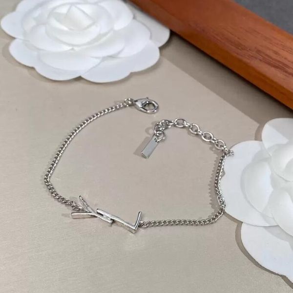 fashion designer silver gold bangle charm brand bracelet luxurys designers letter bracelet women love bracelets with box, Golden;silver
fashion designer silver gold bangle charm brand bracelet luxurys designers letter bracelet women love bracelets with box, Golden;silver