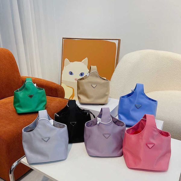 triangle totes chain tote bag pbag nylon luxury handbag womens designer bag fashion shoulder bucket bags quality purse handbag woman purses
triangle totes chain tote bag pbag nylon luxury handbag womens designer bag fashion shoulder bucket bags quality purse handbag woman purses