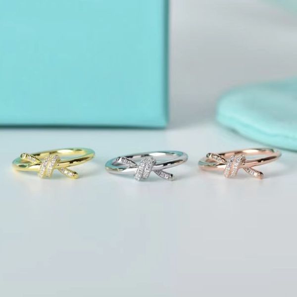 18k gold knot ring fashion designer ring men and women wedding gift factory wholesale luxury jewelry, Slivery;golden
18k gold knot ring fashion designer ring men and women wedding gift factory wholesale luxury jewelry, Slivery;golden