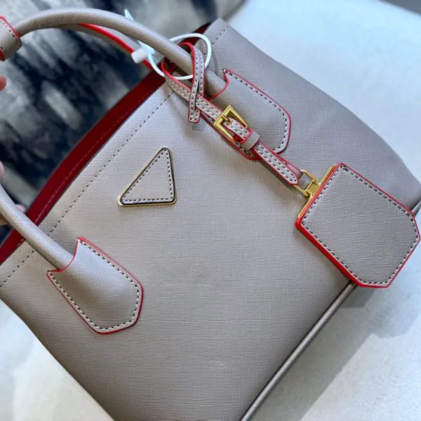 womens luxurys designers bags genuine leather handbags messenger crossbody shoulder bag totes
womens luxurys designers bags genuine leather handbags messenger crossbody shoulder bag totes