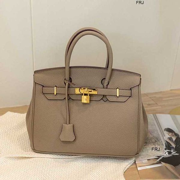 designer birkin handbags herme platinum bag lychee pattern large capacity new fashion leather 2023 one shoulder messenger port have logo frj
designer birkin handbags herme platinum bag lychee pattern large capacity new fashion leather 2023 one shoulder messenger port have logo frj