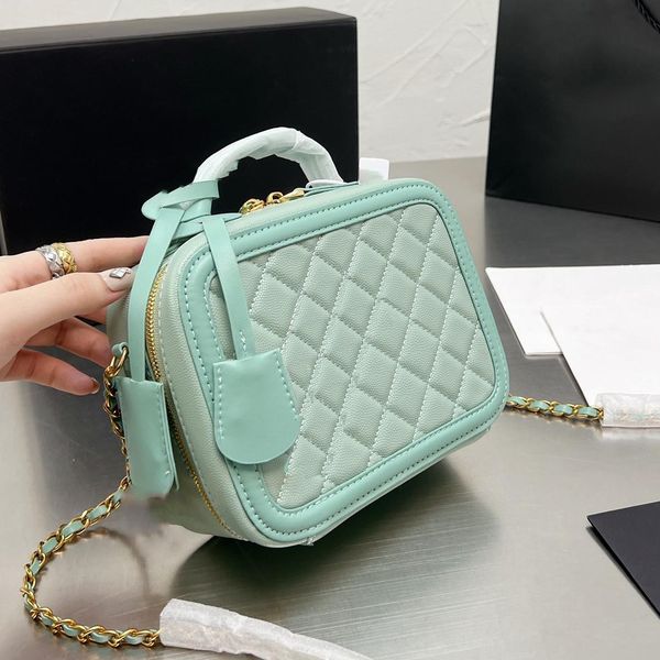 bags cc classic shoulder filigree vanity case totes bag caviar calfskin leather quilted plaid gold metal chain double zipper shoulder crossb
bags cc classic shoulder filigree vanity case totes bag caviar calfskin leather quilted plaid gold metal chain double zipper shoulder crossb
