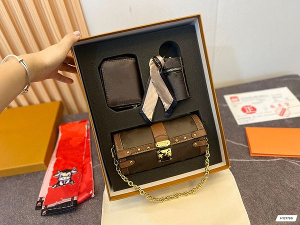womens evening bag fashion luxurys designer shoulder bags lady purse handbags crossbody backpack wallet 3-piece set for gift set with box
womens evening bag fashion luxurys designer shoulder bags lady purse handbags crossbody backpack wallet 3-piece set for gift set with box