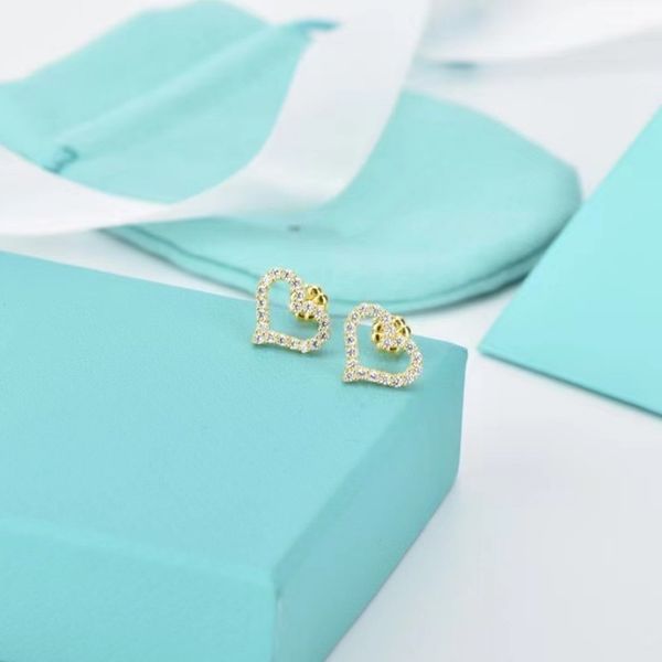 18k gold heart-shaped diamond stud earrings high-end designer women's earrings european and american enamel 925 silver jewelry gift fac, Golden;silver
18k gold heart-shaped diamond stud earrings high-end designer women's earrings european and american enamel 925 silver jewelry gift fac, Golden;silver