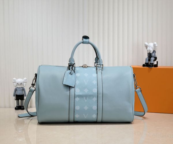 classic fashion men's and women's travel bag leather luxury designer zipper mouth outdoor leisure large capacity shoulder handbag
classic fashion men's and women's travel bag leather luxury designer zipper mouth outdoor leisure large capacity shoulder handbag