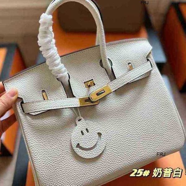 designer birkin bags herme platinum bag bk25 leather with perfect hand feel have logo nuah frj
designer birkin bags herme platinum bag bk25 leather with perfect hand feel have logo nuah frj