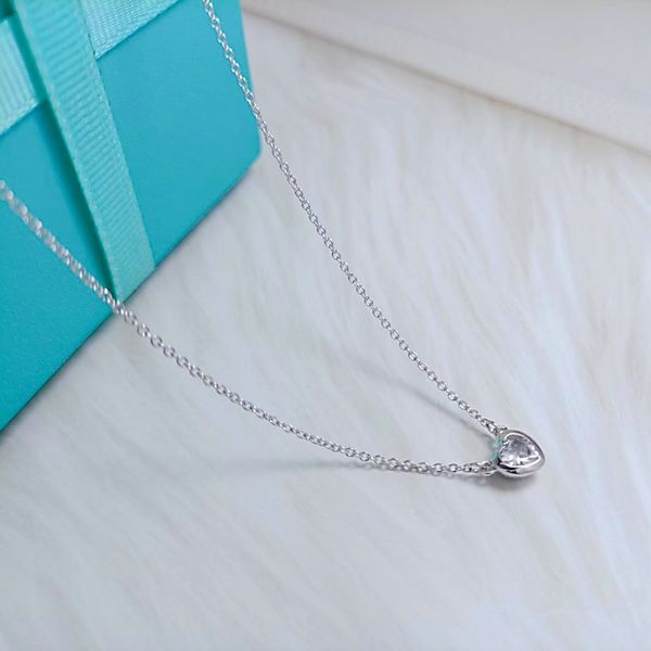 luxury zircon love necklace fashion designer pendant 18k gold girl holiday gift factory wholesale and retail, Silver
luxury zircon love necklace fashion designer pendant 18k gold girl holiday gift factory wholesale and retail, Silver