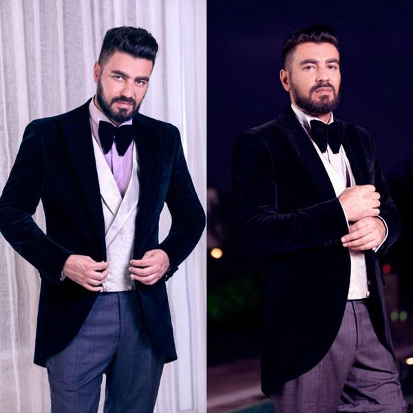 customize tuxedo velveteen handsome peak lapel groom tuxedos men suits wedding/prom/dinner man blazer jacket pants tie vest w1230, Black;gray
customize tuxedo velveteen handsome peak lapel groom tuxedos men suits wedding/prom/dinner man blazer jacket pants tie vest w1230, Black;gray