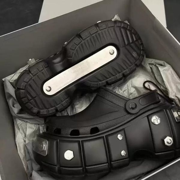 designer three-story flip-flops beach pool skateboard shoes sports punk wind rubber rivet skateboard shoes casual female male slippers foam, Black
designer three-story flip-flops beach pool skateboard shoes sports punk wind rubber rivet skateboard shoes casual female male slippers foam, Black