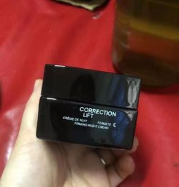 wholesales price dhl shopping correction cream ultra firming night cream with black bottle skin care lotion 50ml, White
wholesales price dhl shopping correction cream ultra firming night cream with black bottle skin care lotion 50ml, White