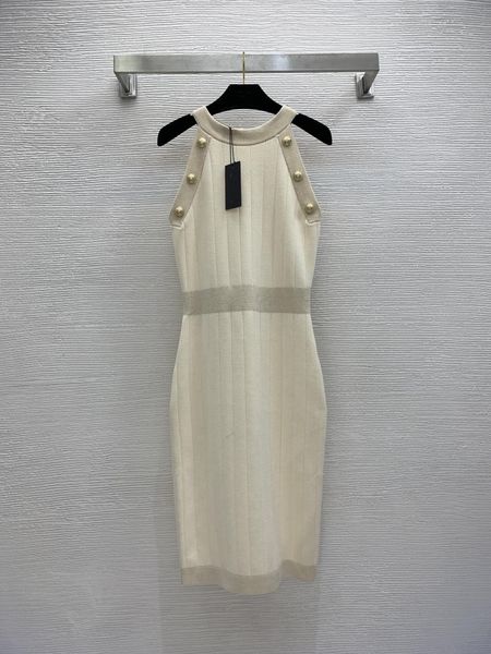 celebrity style, high grade gold thread, bright silk blend, elastic, slim, buttocks, neck, sleeveless knitted dress, Black;gray
celebrity style, high grade gold thread, bright silk blend, elastic, slim, buttocks, neck, sleeveless knitted dress, Black;gray