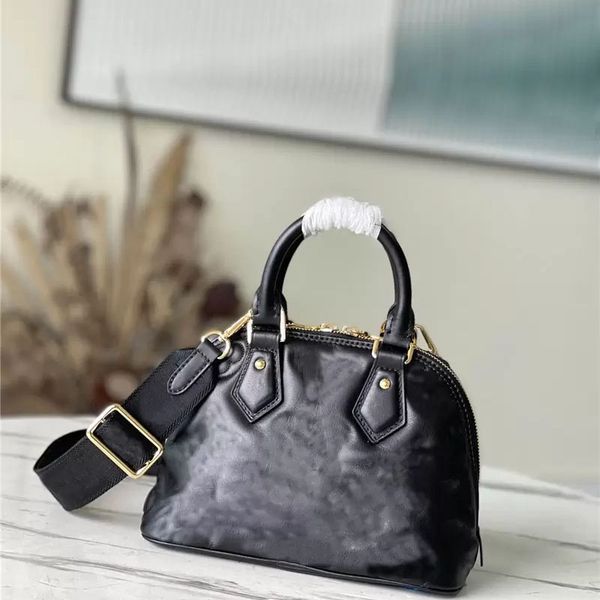 handle bag quilted embroidered monograms womens puffy leather handbag nylon strap jacquard crossbody
handle bag quilted embroidered monograms womens puffy leather handbag nylon strap jacquard crossbody