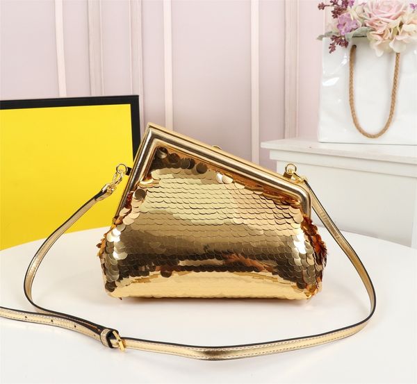 designers bags handbags tote bag womens fashion luxurys cross body shoulder bag wallet high grade quality with a detachable shoulder strap
designers bags handbags tote bag womens fashion luxurys cross body shoulder bag wallet high grade quality with a detachable shoulder strap