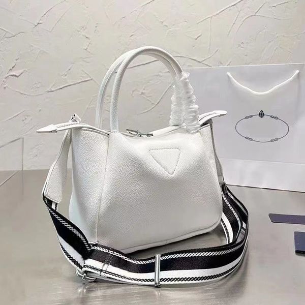 2023 women dumplings totes bag genuine leather handbag purse detachable woven wide shoulder strap crossbody bags fashion letters zipper pock
2023 women dumplings totes bag genuine leather handbag purse detachable woven wide shoulder strap crossbody bags fashion letters zipper pock