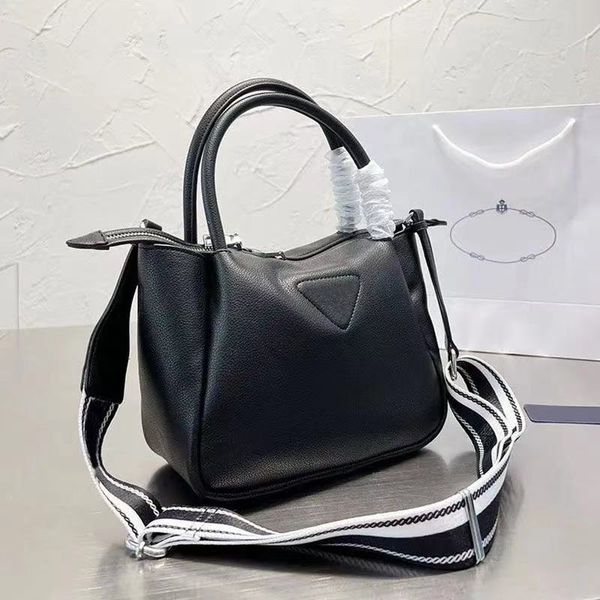 women dumplings totes bag genuine leather handbag purse detachable woven wide shoulder strap crossbody bags fashion letters zipper pocket ha
women dumplings totes bag genuine leather handbag purse detachable woven wide shoulder strap crossbody bags fashion letters zipper pocket ha
