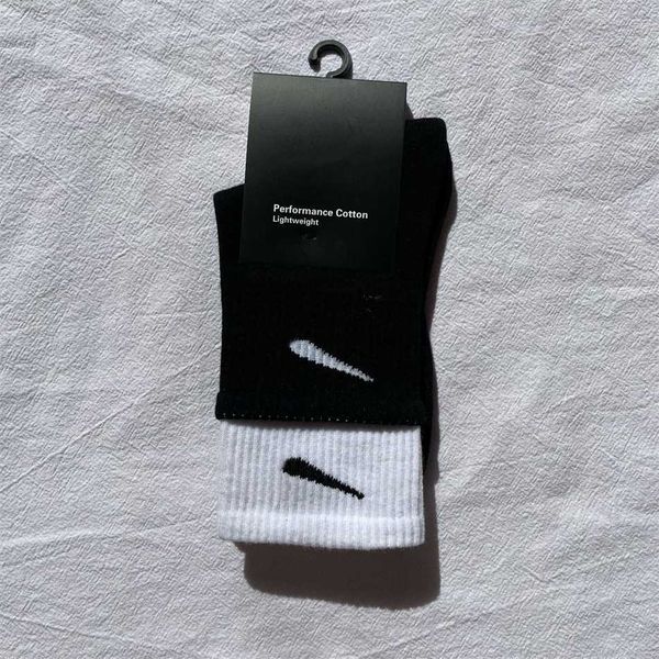 men socks women cotton classic ankle letter breathable black and white mixing football basketball sports sock good jmps
men socks women cotton classic ankle letter breathable black and white mixing football basketball sports sock good jmps