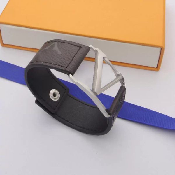 2023 designer bracelet luxury hide rope charm bracelet designer couple jewelry hollow out letter bracelets stainless steel women men fashion, Golden;silver
2023 designer bracelet luxury hide rope charm bracelet designer couple jewelry hollow out letter bracelets stainless steel women men fashion, Golden;silver