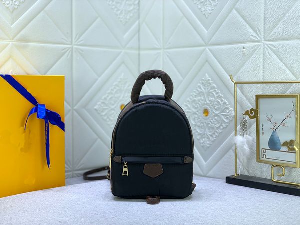 2023 designer bag luxury women's mini backpack tote shoulder bag designer travel messenger bag women's purse m21060
2023 designer bag luxury women's mini backpack tote shoulder bag designer travel messenger bag women's purse m21060