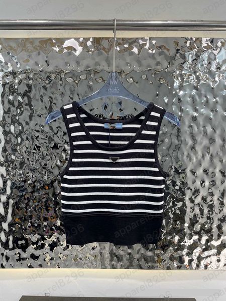 2023 paa women designer knits tees striped knitted bottoming clothing vest chest hand-stitched triangle slimming black white
2023 paa women designer knits tees striped knitted bottoming clothing vest chest hand-stitched triangle slimming black white