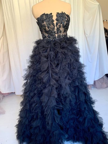 stunning 2 pieces evening dress sweetheart lace-up back floral applique with beads sheer with corset, Black;red
stunning 2 pieces evening dress sweetheart lace-up back floral applique with beads sheer with corset, Black;red