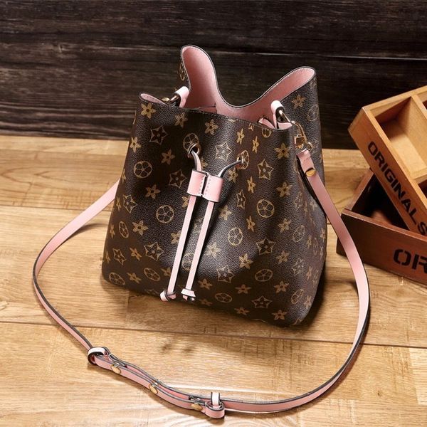 2023 shoulder bags leather classic crossbody handbags wholesale purse tote handbag
2023 shoulder bags leather classic crossbody handbags wholesale purse tote handbag