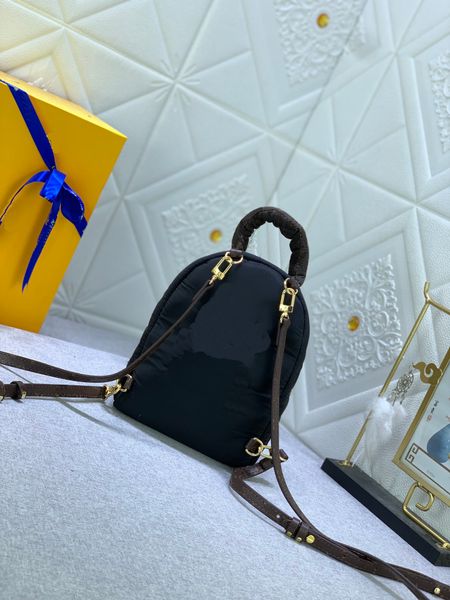 2023 high-end designer backpack mini backpack fashion casual women's small backpack style m21060
2023 high-end designer backpack mini backpack fashion casual women's small backpack style m21060