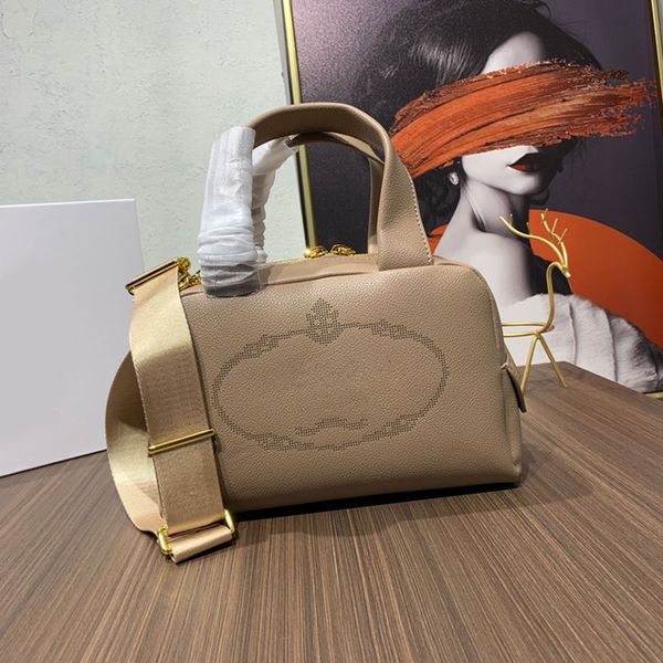 brique postman bag women crossbody shoulder bags weave handbags purse cowhide leather fashion letters removable wide strap gold hardware zip
brique postman bag women crossbody shoulder bags weave handbags purse cowhide leather fashion letters removable wide strap gold hardware zip