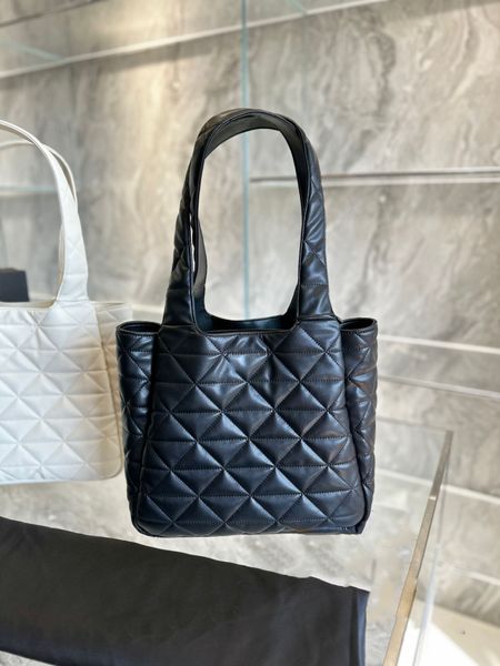 2023 spring fashion grocery basket bag pvc shopping bag luxury one shoulder bag large capacity tote bag designer crossbody bag handbag black
2023 spring fashion grocery basket bag pvc shopping bag luxury one shoulder bag large capacity tote bag designer crossbody bag handbag black