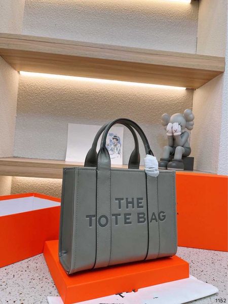 evening bags 2023 brand luxury m early spring new alphabet embossed shopping tote mummy shoulder handbag crossbody female
evening bags 2023 brand luxury m early spring new alphabet embossed shopping tote mummy shoulder handbag crossbody female