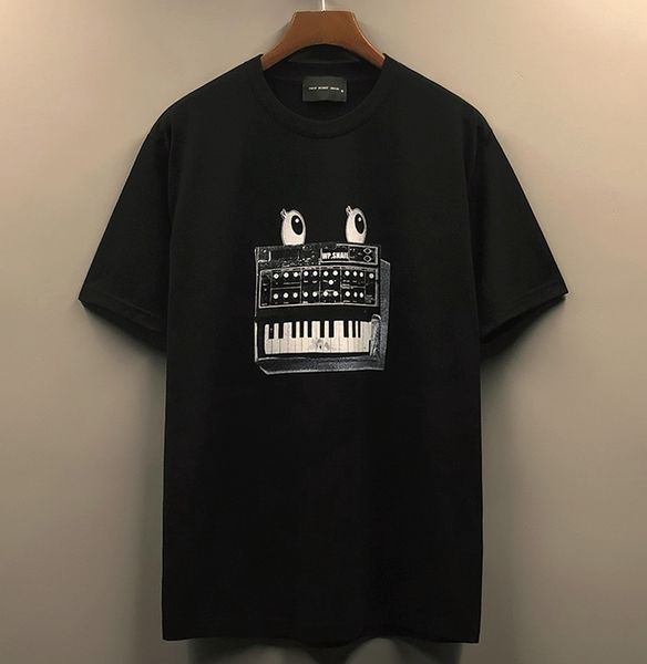 2023 spring street fashion men women large eye piano printing cotton loose casual couple short sleeve t-shirt tshirts designers clothes stud, White;black
2023 spring street fashion men women large eye piano printing cotton loose casual couple short sleeve t-shirt tshirts designers clothes stud, White;black