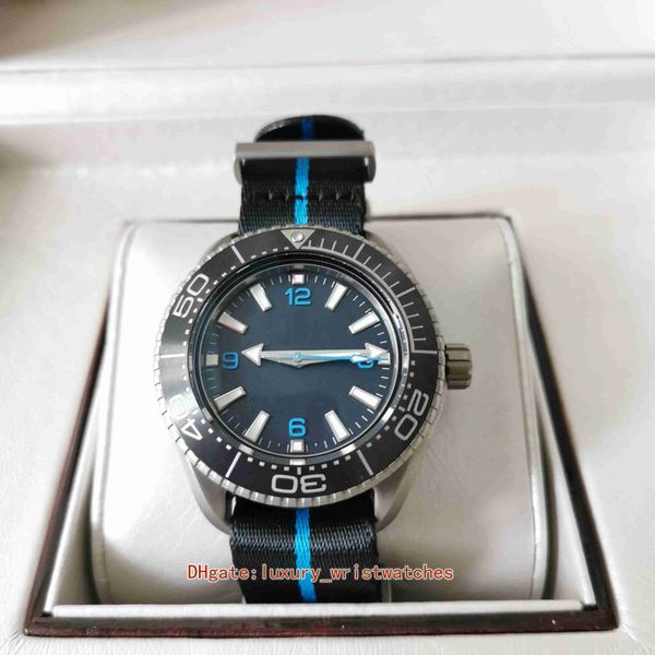 sbf perfect quality men watches 215.92.46.21.01.001 45.5mm 8912 movement nato stripe strap titanium blue number dial automatic mechanical me, Slivery;brown
sbf perfect quality men watches 215.92.46.21.01.001 45.5mm 8912 movement nato stripe strap titanium blue number dial automatic mechanical me, Slivery;brown