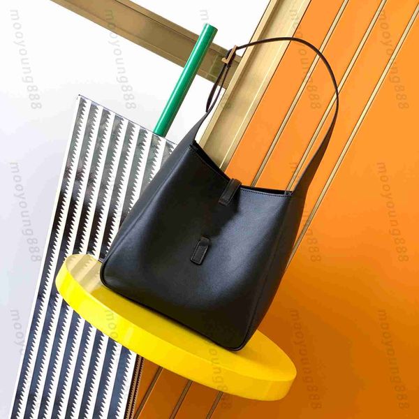 10a tier mirror quality small hobo bag 22cm womens real leather handbag luxury designers black purse fashion shoulder box bag
10a tier mirror quality small hobo bag 22cm womens real leather handbag luxury designers black purse fashion shoulder box bag