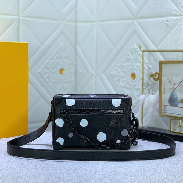 soft trunk crossbody bag mini box shoulder bags women handbags purse fashion letters genuine leather zipper closure lady hand clutch wallets
soft trunk crossbody bag mini box shoulder bags women handbags purse fashion letters genuine leather zipper closure lady hand clutch wallets
