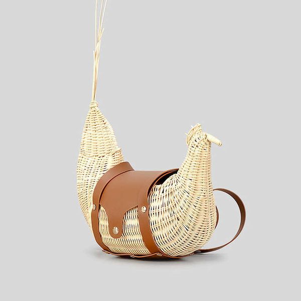creative rooster shape rattan basket bag cute chicken wicker woven women shoulder bags funny handmade summer beach straw bag2023 230129
creative rooster shape rattan basket bag cute chicken wicker woven women shoulder bags funny handmade summer beach straw bag2023 230129